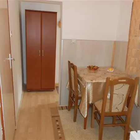 Apartment 2 *